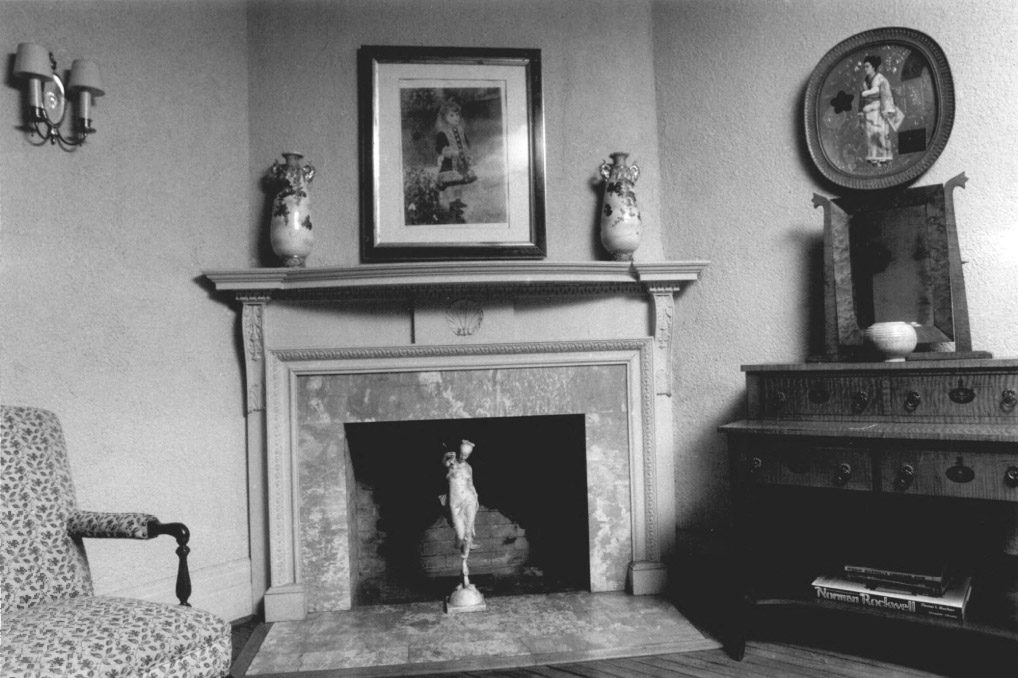 castle-foyer-fireplace-with-marble