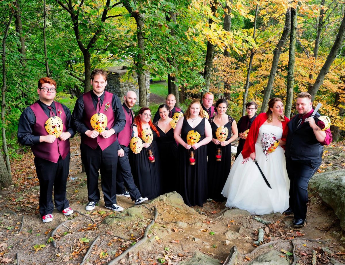 october-wedding-party-on-overlook