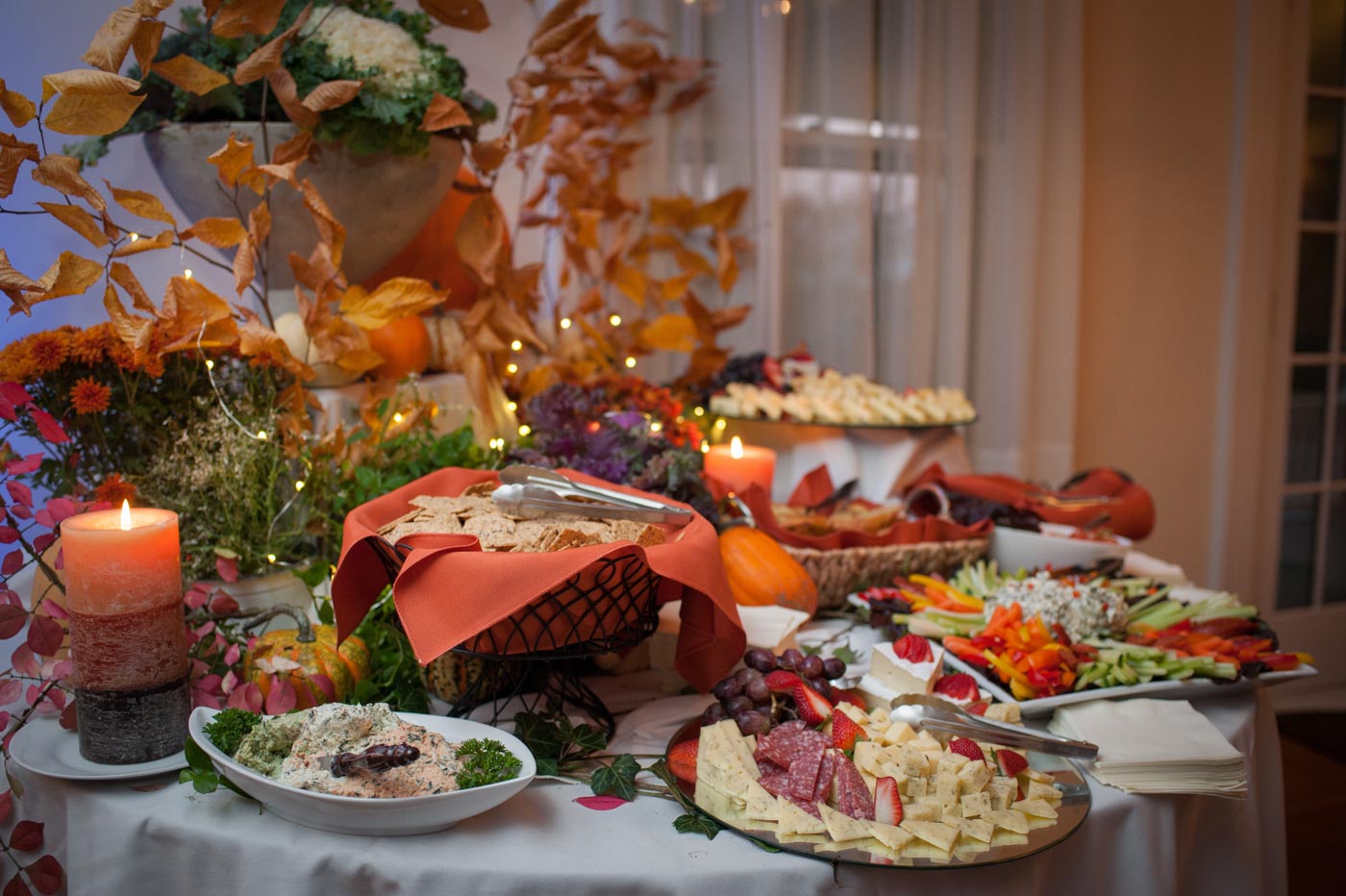 harvest-dinner-bounty-table-with-fall-colors